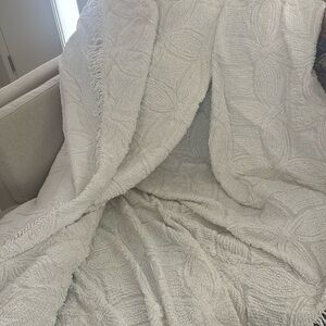 Vintage White Chenille Bed Spread